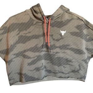 Under Armour Project Rock Army Green Camo Cropped Short Sleeve Hoodie Size XS